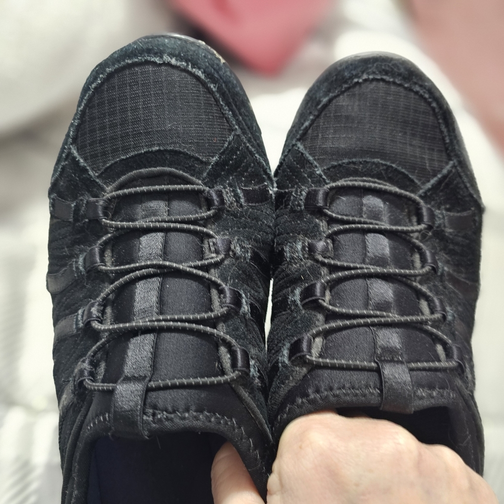 Skechers Womens Black Slip-on Shoes Size 9.5
